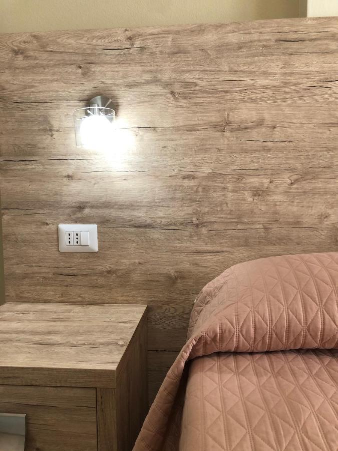Hotel Centrale Quartu SantʼElena Kültér fotó