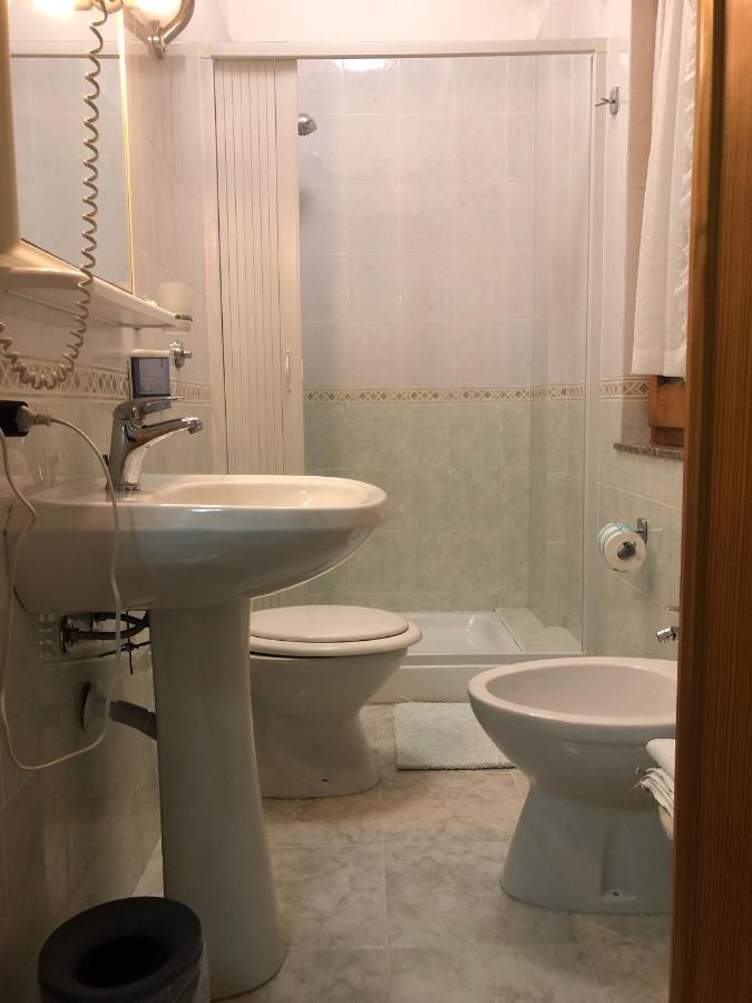 Hotel Centrale Quartu SantʼElena Kültér fotó